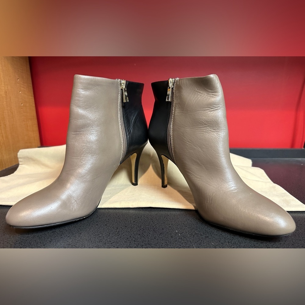 Ann Taylor Ankle Booties Black & Taupe Leather 3.5” Stiletto Heels Women’s Sz 9M - Picture 2 of 13